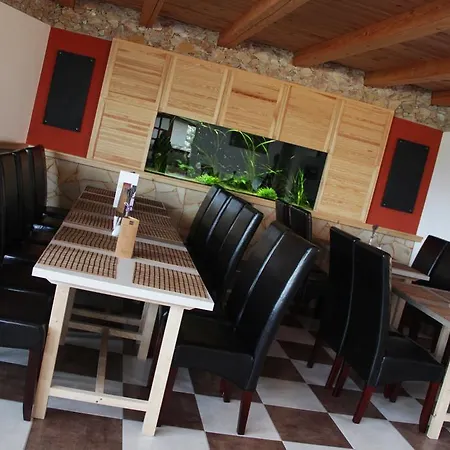 Kavics Klub&hotel Otel Velence